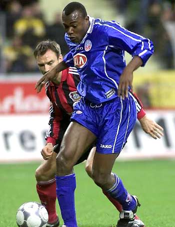 何总能让我 何总能让我